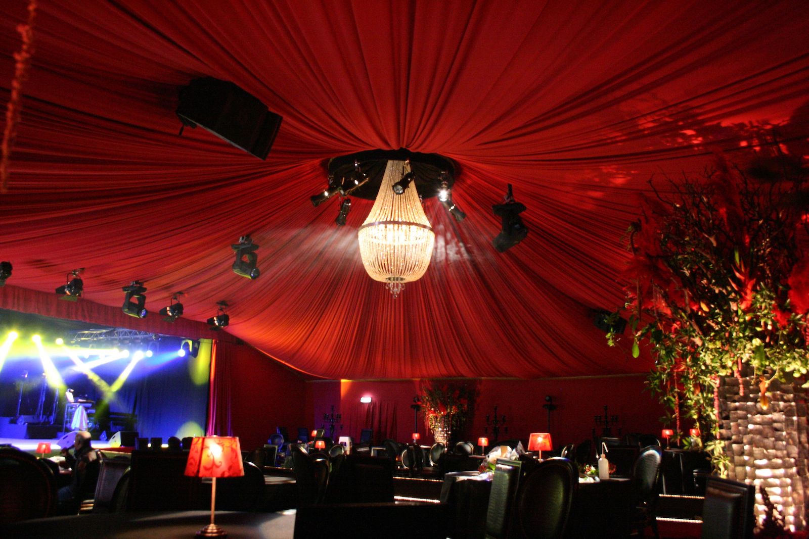 Premium flanel 130 cm · rood (3300) · rol 30m